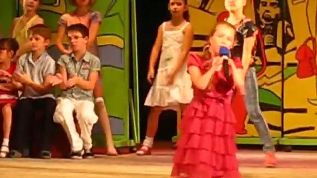 Белгород, НОУ СОШ Искорка, празднуют дети 20-летие любимой школы!!!!!!! смотреть онлайн