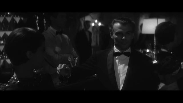 Alain Resnais: Last Year at Marienbad (1961) | Selected Sequence: A memory, a shattered glass смотреть онлайн