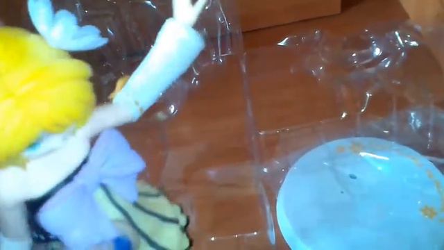 Распаковка оригинальной фигурки Kagamine Rin от SEGA смотреть онлайн