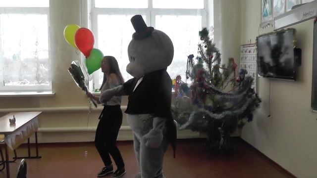 Мама поздравляет дочку .Сулин Ростовая кукла .Мишка Тедди