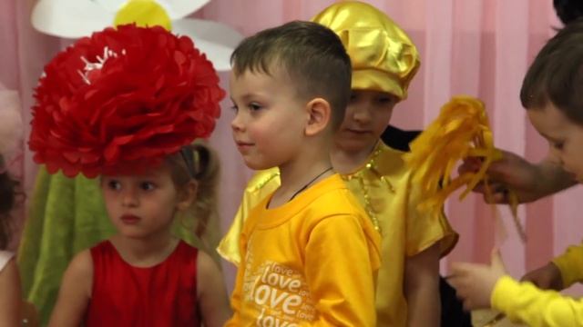 Свято весни у ДНЗ №445 смотреть онлайн