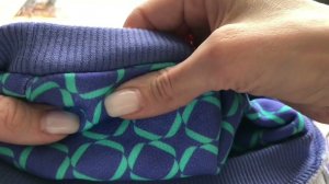 Как красиво закрыть шов притачивания горловины киперной лентой