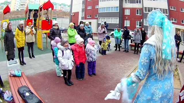 Дед мороз и Снегурочка в Ново-Комарово 28.12.2019