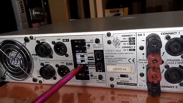 Amplificador American Audio V4001 PLUS смотреть онлайн