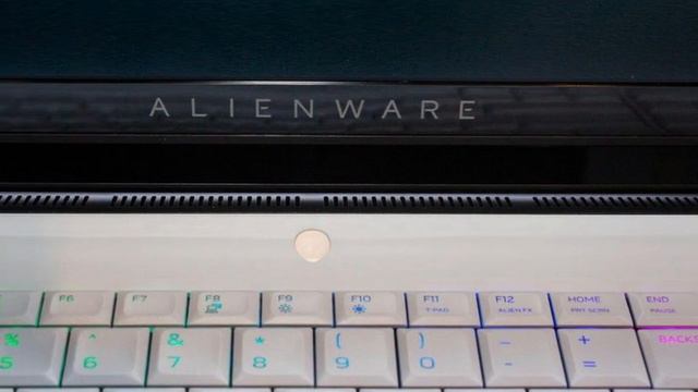 Alienware Area 51m Gaming Laptop смотреть онлайн