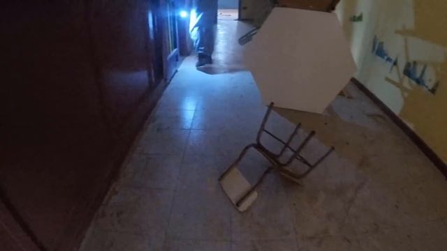 ESCUELA ABANDONADA desde 2014 con TODO en su INTERIOR - Sitios Abandonados y Urbex смотреть онлайн