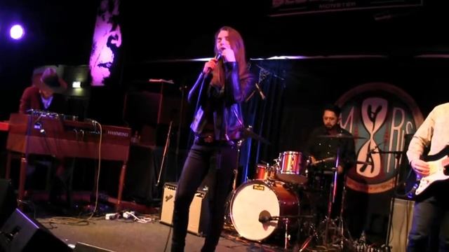 Maaris bij 18 jaar Blues aan Zee смотреть онлайн