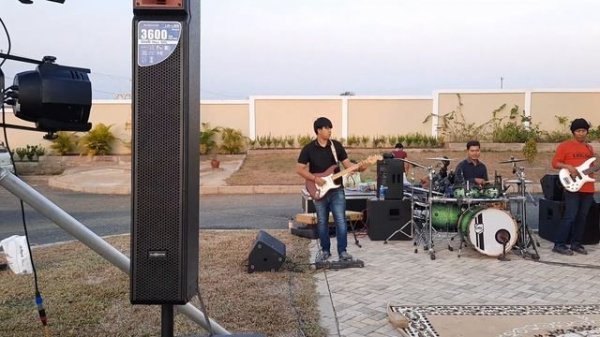 Check Sound AUDIOCENTER L65 Active Column Speaker With Sound System Specialist VS Sound Team