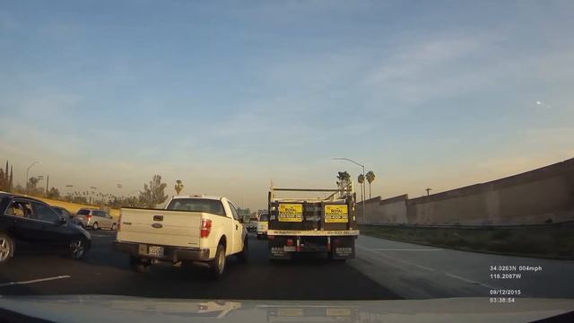 Car Accident When 2 Cars try to Merge to the Same Lane; Captured with the GRDIAN DEFENDR Dash Cam H смотреть онлайн