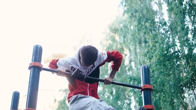 "СКВЕР ДЕПУТАТОВ" | ТОП - 10 ВОРКАУТ ПЛОЩАДОК ТЮМЕНИ (ЧАСТЬ 2) | ВОРКАУТ ТЮМЕНЬ смотреть онлайн