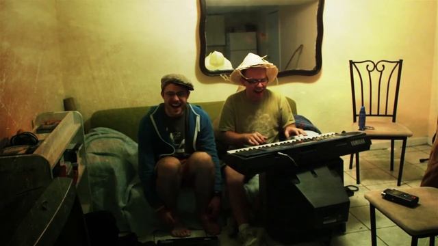 The Last Legs - Come On Eileen (cover) смотреть онлайн