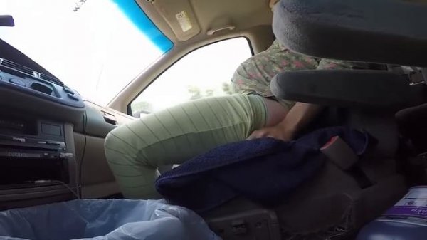 Woman gives birth to 10lb baby in car 1 wowh