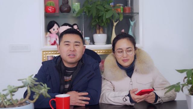 【超小厨】2周年私密问答！小狗旺仔去向？小杨打狂犬疫苗？超小厨穿裙子跳舞？！ смотреть онлайн