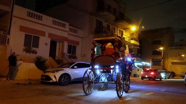 1 YEAR OLD GIRL VISITED BY SANTA CLAUS AT HOME ON CHRISTMAS смотреть онлайн