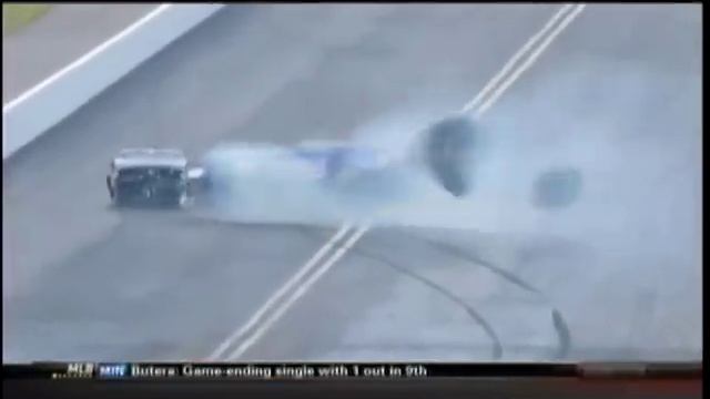 Roger Burgess Crash Kenny LangTri City Ford Thunder Valley Nationals 2011.mpg смотреть онлайн