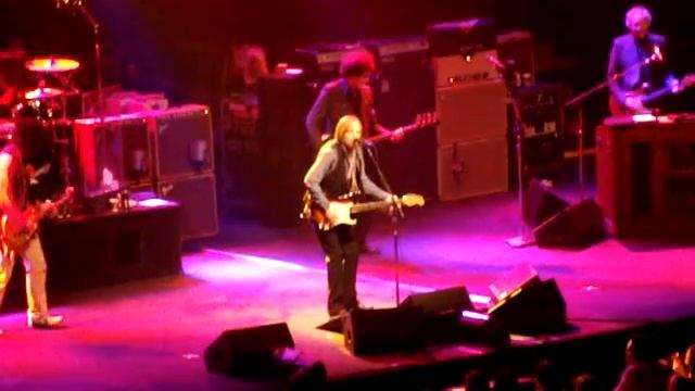 Tom Petty - Last Dance With Mary Jane смотреть онлайн