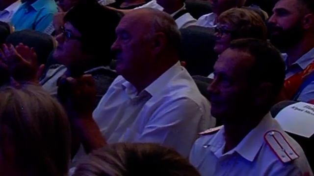 Более 100 каневчан получили награды в День района и станицы