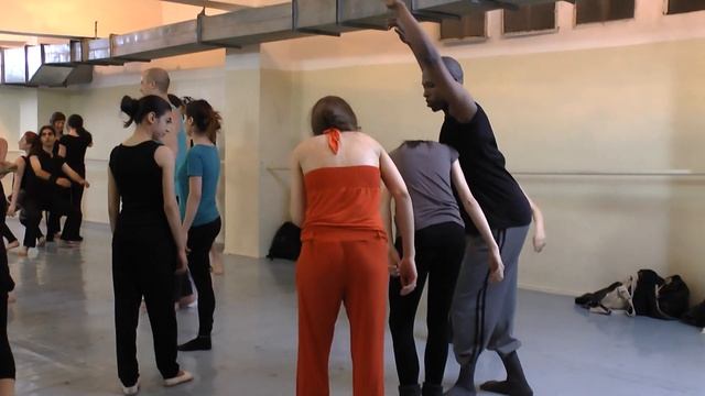 David Dorfman Dance lead a Contact Improvisation workshop in Yerevan смотреть онлайн