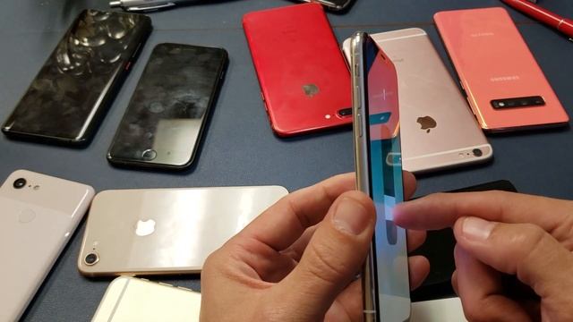 IPhone XS/XS Max: How To Use And Turn ON/OFF Flashlight