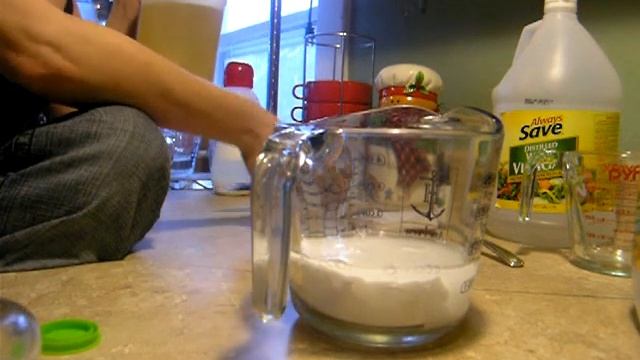 How to make your own bathroom cleaner смотреть онлайн