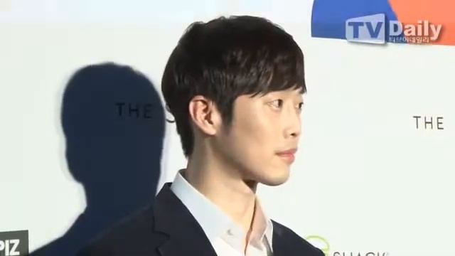 Kim Jae Won @ 2017 F/W HERA Seoul Fashion Week смотреть онлайн
