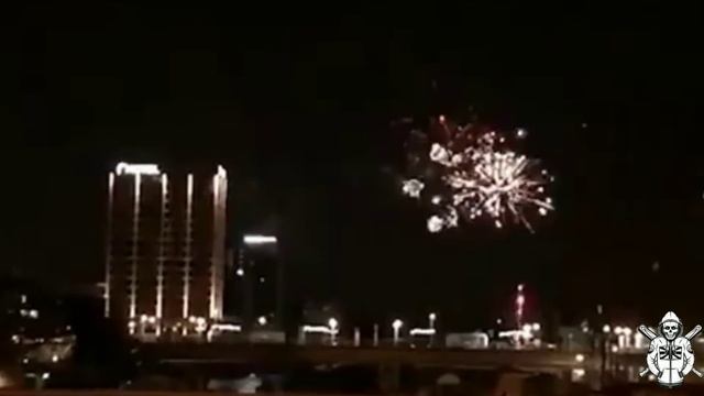 Ajax supporters turned on fireworks at the Juventus hotel last night 10.04.2019 смотреть онлайн