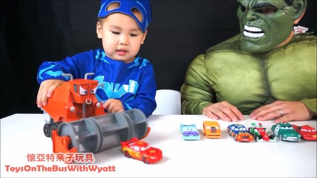 Disney CARS Color Changers Ramone’s House of Body Art with Chase & Change Frank смотреть онлайн
