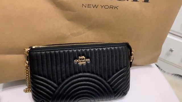 COACH OUTLET- LAST PURCHASE OF 2019- CASSIDY ITEMS AND HORSE & CARRIAGE смотреть онлайн