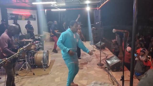 Peter Moyo Showing Off His Best Dancing💃 Skills Last Night akaipa uyu🎸🔥 смотреть онлайн
