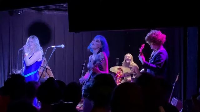 Last Import ABBA covers at 70’s Halloween Show: Does Your Mother Know смотреть онлайн