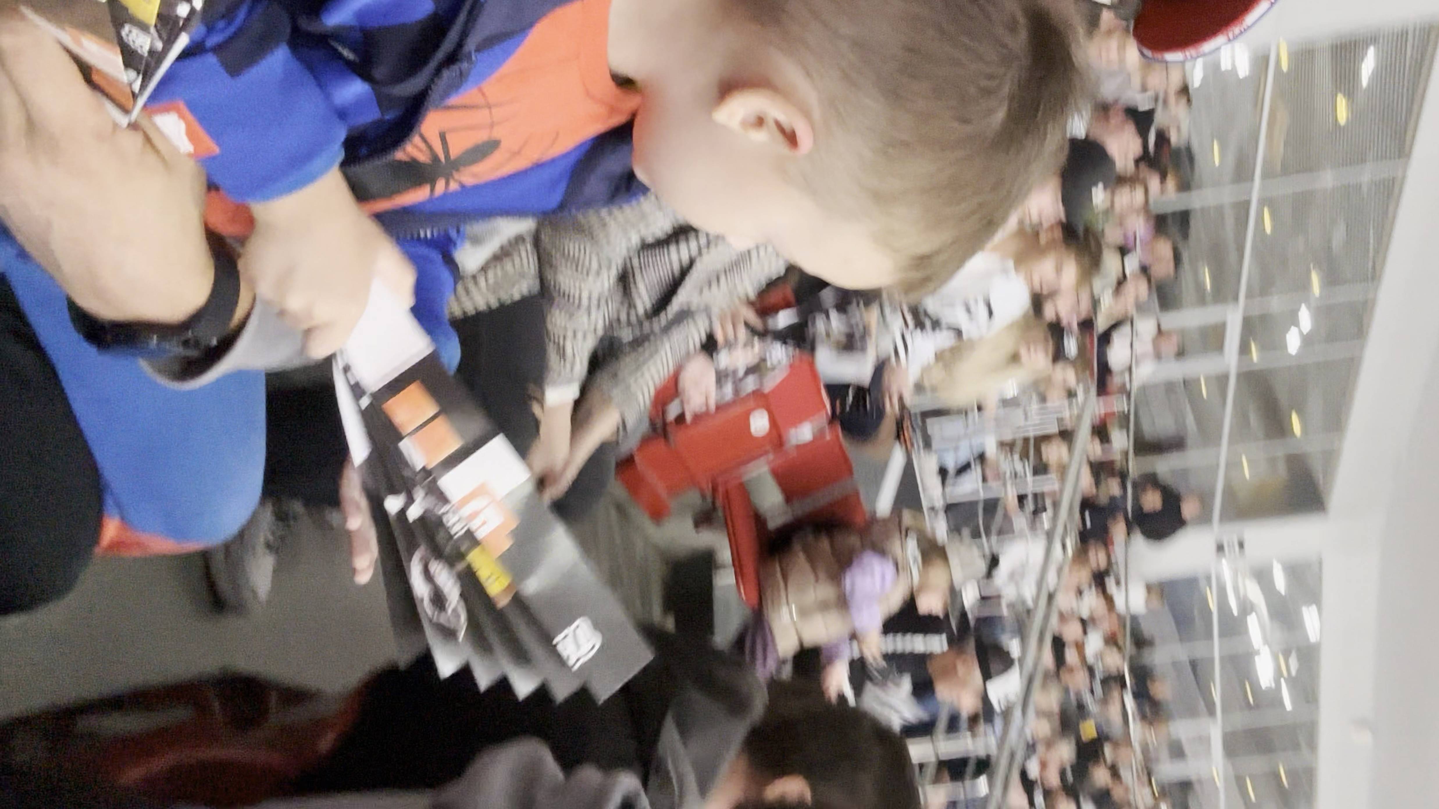 Первая хоккейная трещотка! смотреть онлайн