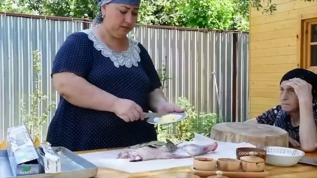 VILLAGE LIFE -STRAWBERRY HARVESTING - HOW TO MAKE STRAWBERRY JAM смотреть онлайн