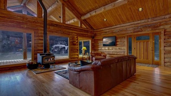 Relaxing Warm winter weather, Fireplace Scene with Snow and Crackling Fire Sounds