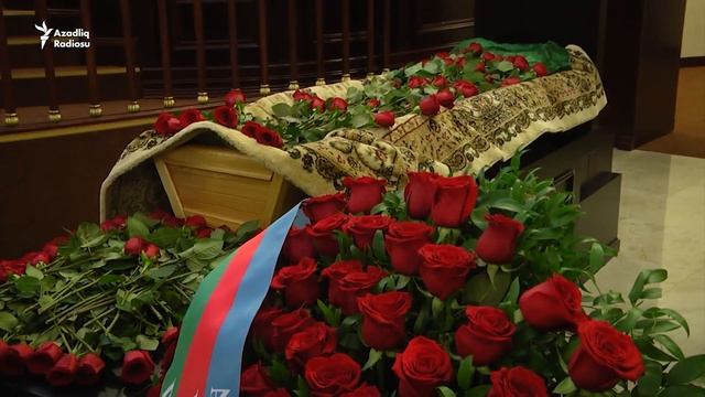 Lütfi Zadə Bakıda dəfn edilib смотреть онлайн