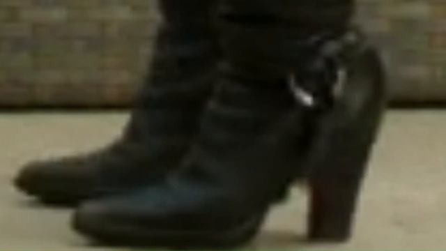 MACKENZIE ROSMAN'S BOOTS смотреть онлайн