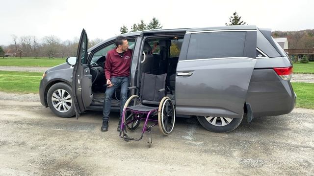 Easy-Stow PIT Lift Wheelchair into Driver Sliding Door of Honda Odyssey Minivan (Unloading Exterior смотреть онлайн