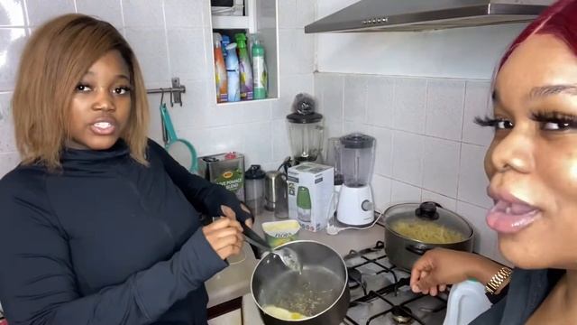 SO WE DECIDED TO COOK COS “THERE IS FOOD AT HOME”😭 | BASIC MAC N’CHEESE| MISS FCRML COOKS👩🏾🍳 смотреть онлайн