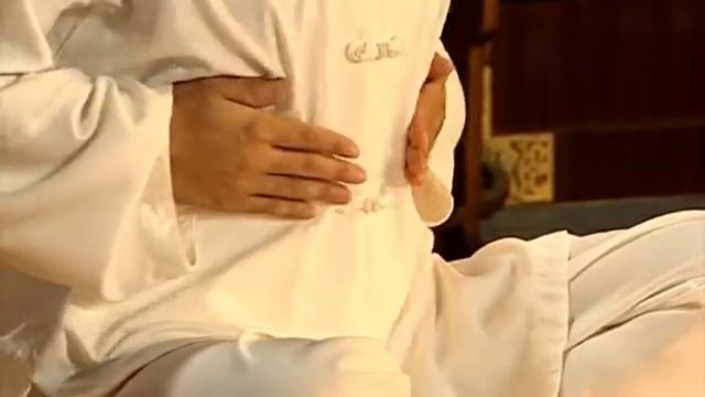 12 Shi Er Duan Jin Routine 9 Caressing the Belly and Abdomen смотреть онлайн
