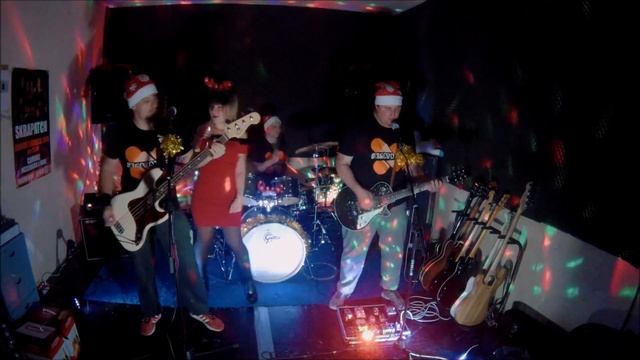 Skrapatch- Last Christmas (punk rock cover) live смотреть онлайн