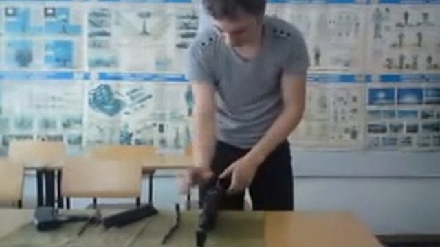 РАЗБОР И ЗБОР АВТОМАТА АК-74 В КОЛЕДЖЕ АТК№2 смотреть онлайн
