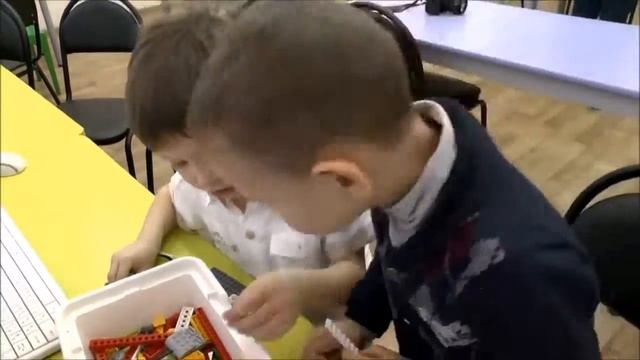 сборка модели мельницы из конструктора Лего смотреть онлайн