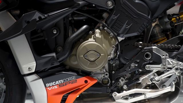 Ducati Streetfighter V4 and V4SP2 2023 | First look review from KNOX at EICMA смотреть онлайн