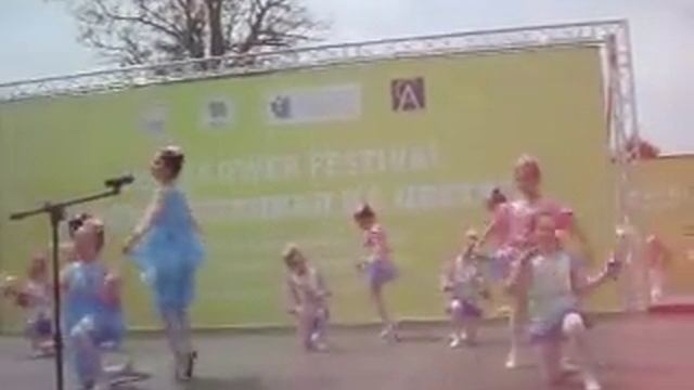 Танцова формация "Лидер"-Варна - танц: кукла барби смотреть онлайн