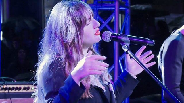Garik & Sona - tsiatsan (live at Aznavour square) HD смотреть онлайн