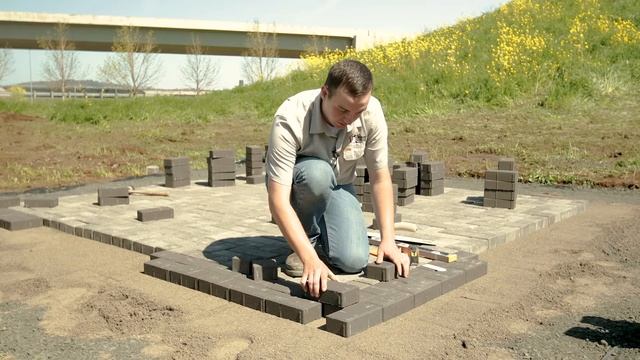 How To Miter a Paving Stone Corner смотреть онлайн