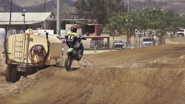 Prepping for Glen Helen ft. Dungey, Wilson, Roczen, Mull, Webb, Martin, Bereman, Churchill, +More смотреть онлайн