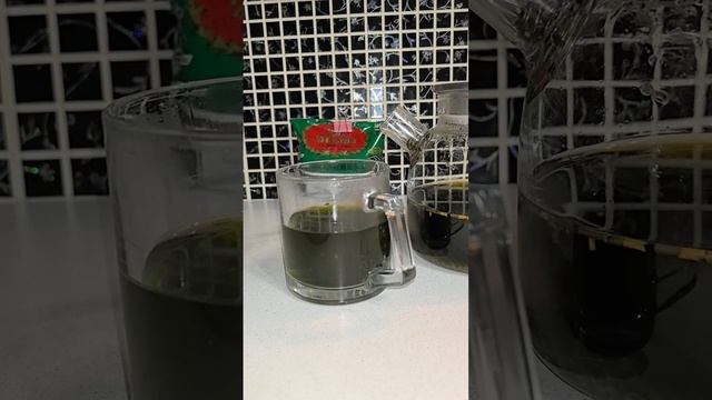 Изумрудный тайский чай, очень вкусный #тайскийчай #чай #зеленыйчай #тайский #таиланд #чашкачая #вкус смотреть онлайн