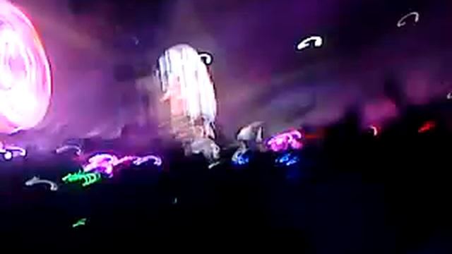 Coldplay - Every Teardrop Is A Waterfall (Live Madrid-Vicente Calderon 2012)