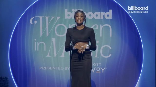 Coco Jones Presents PinkPantheress With Producer Of The Year Award | Billboard Women In Music 2024 смотреть онлайн