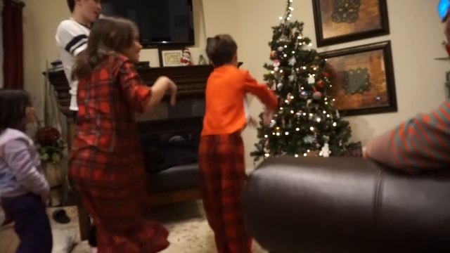 LAST VLOGMAS! Christmas Day! Nipple tassels, Jello shots, Bean boozled! смотреть онлайн